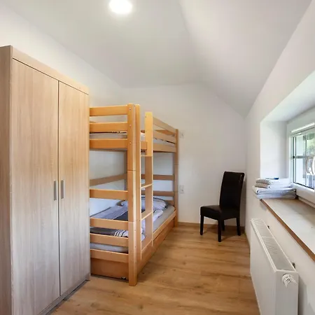 Uebern Hof Apartment *